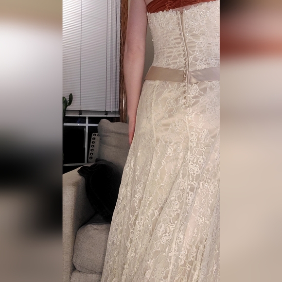 Wedding Dress - Picture 4 of 6